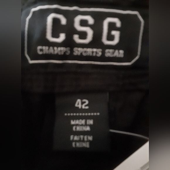 Mens size 42, two pair of cargo shorts - Picture 4 of 4